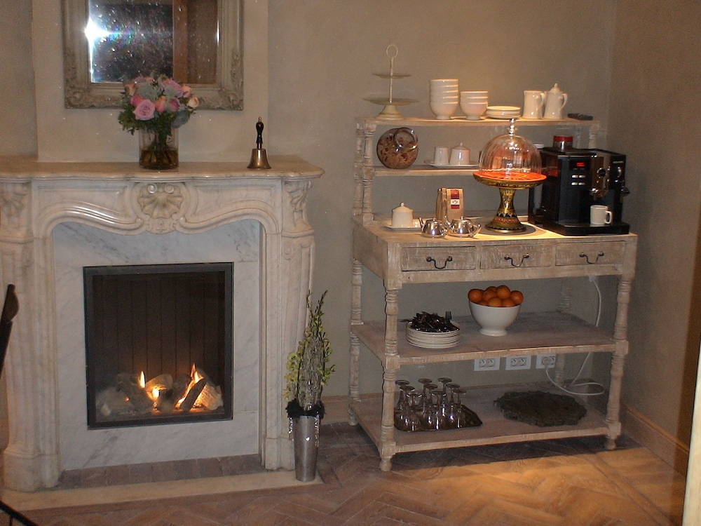 1669 Bed And Breakfast 6/50