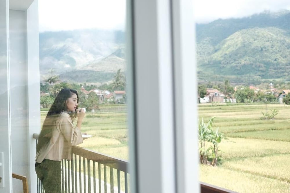 Santika Premiere Garut 57/63