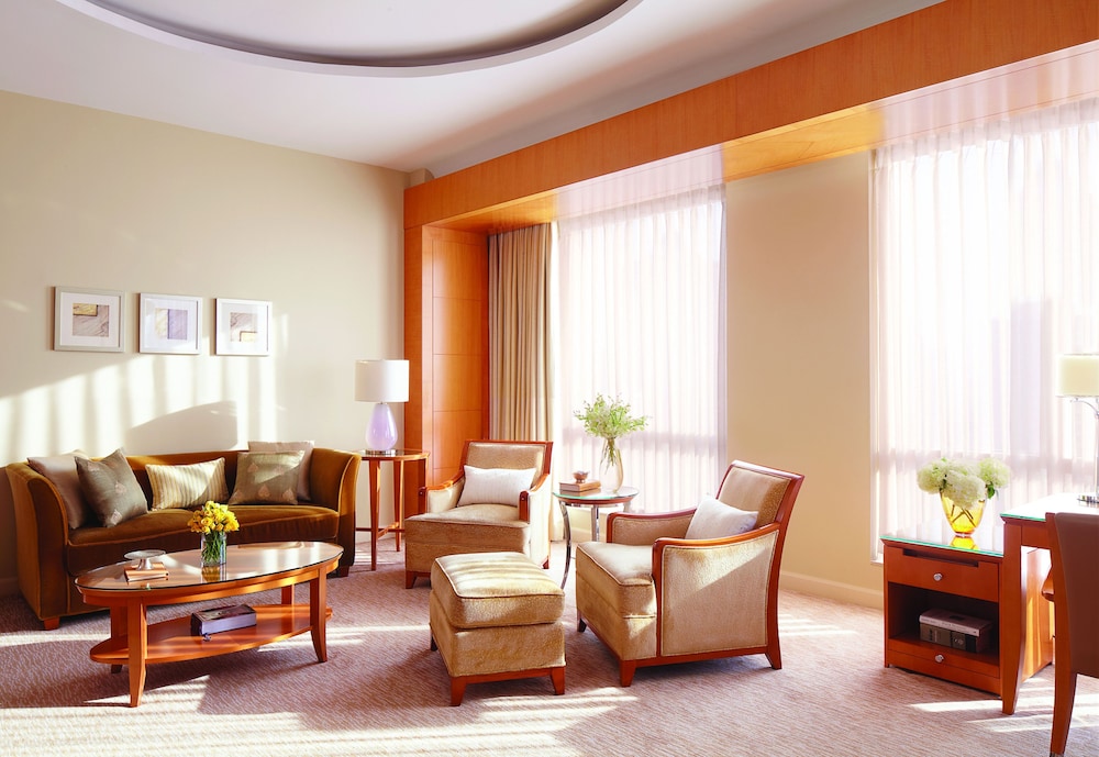 Four Seasons Hotel Mumbai 68/78