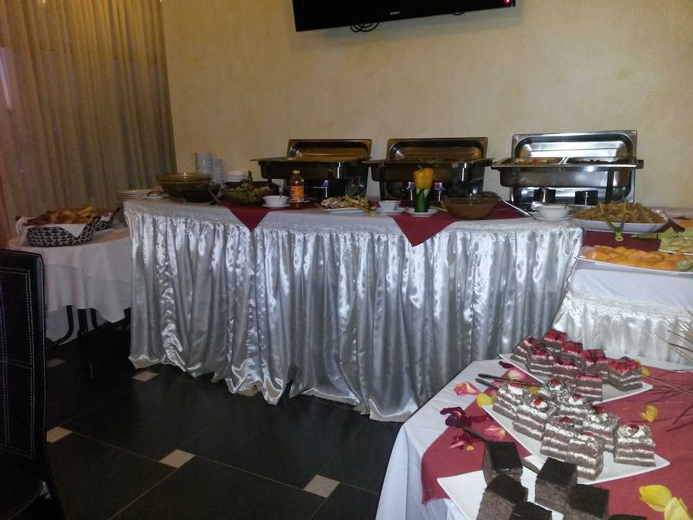 Oasis Hotel Apartment 35/57