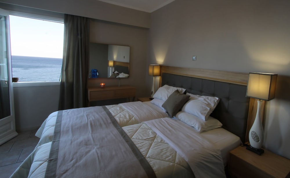 Deluxe, Studio, King Bed, Beach Front