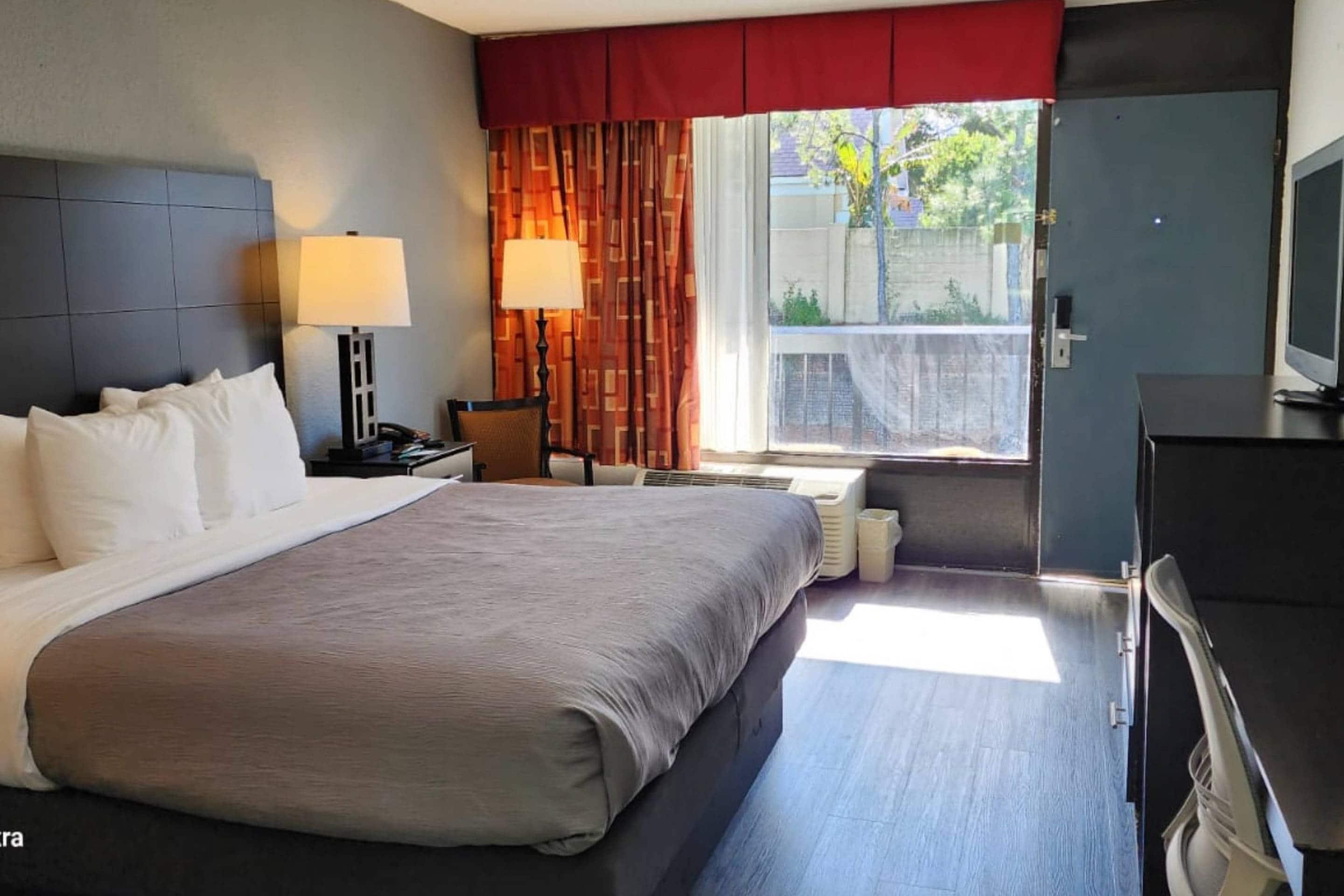 Room, Double Bed