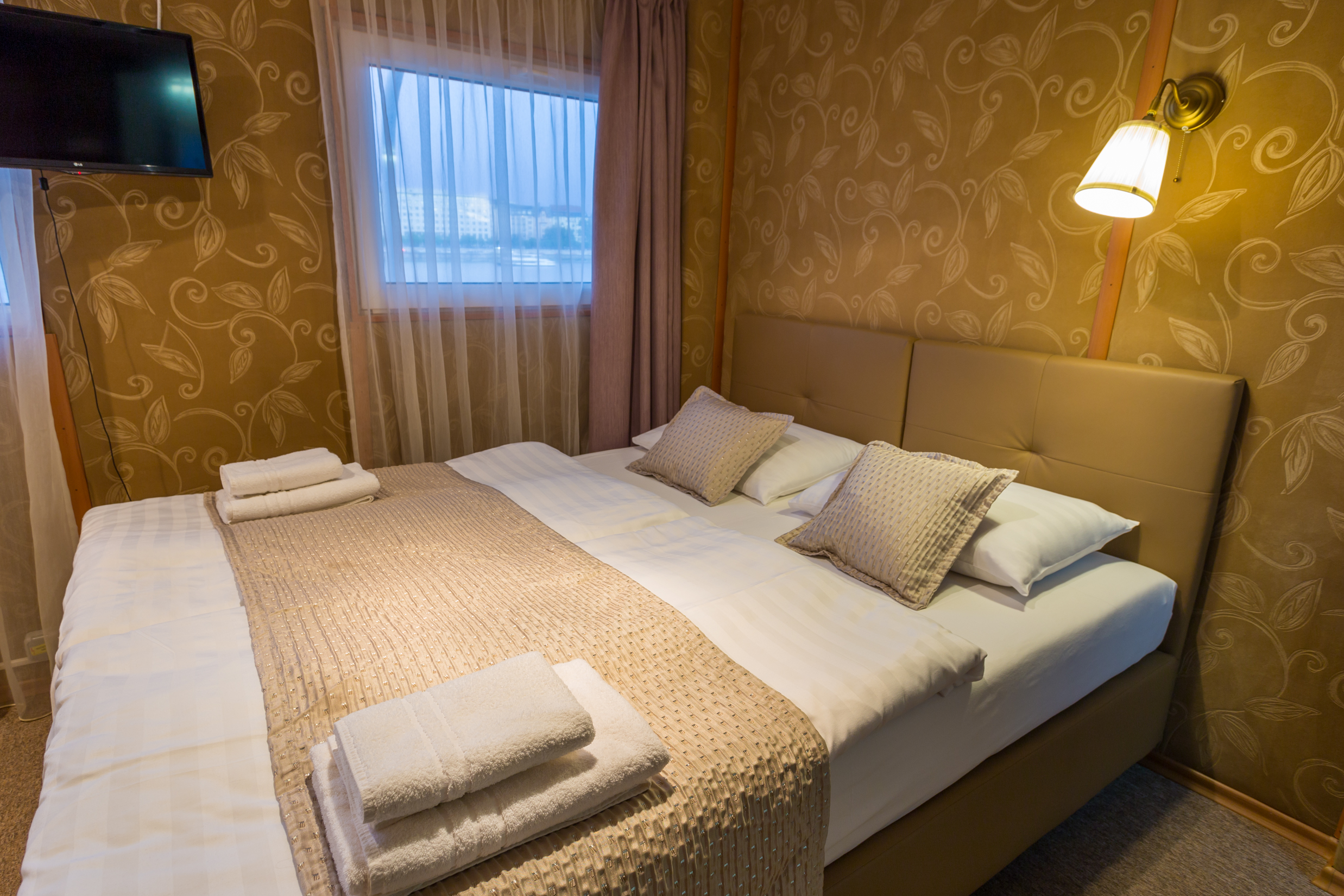 Room at Grand Jules Boat Hotel, BUDAPEST