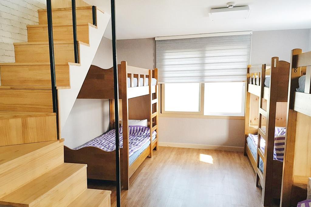 Two Wheels Pension & Guesthouse - Hostel 10/16