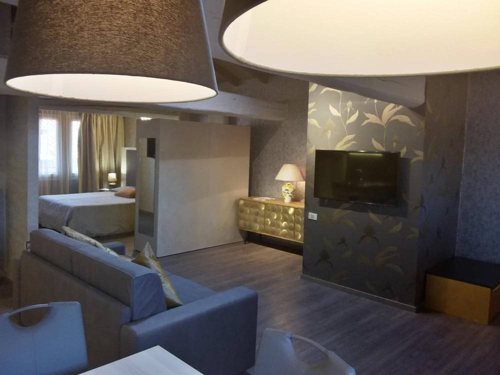 Albergo Centrale Bologna 56/79
