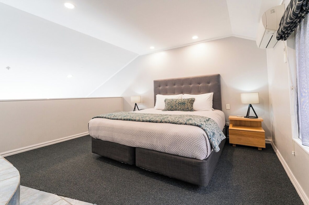 Executive, Suite, King Bed, Adult Only