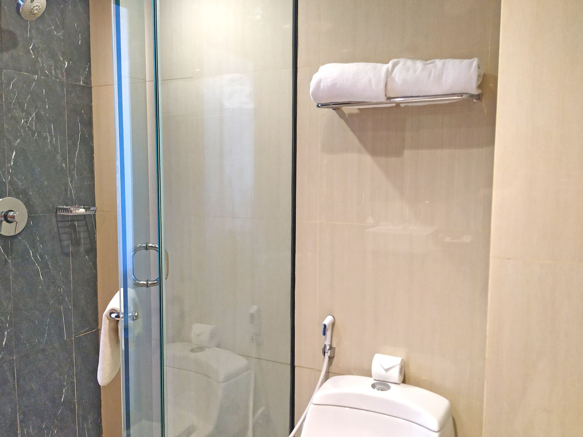Pavilion، Swiss-Belhotel Waterfront Makassar 10/10