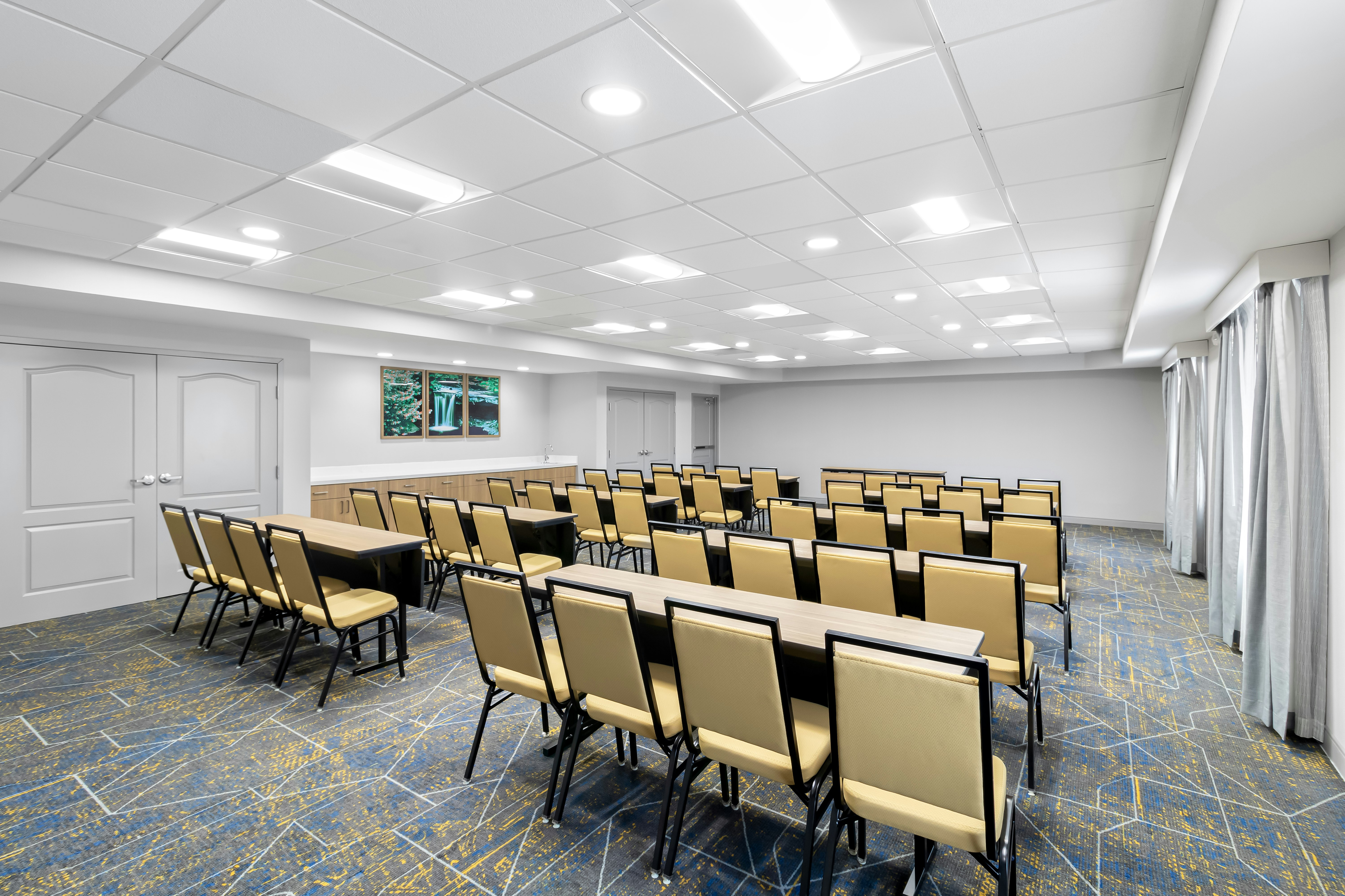 Hampton Inn and Suites New Castle 15/19