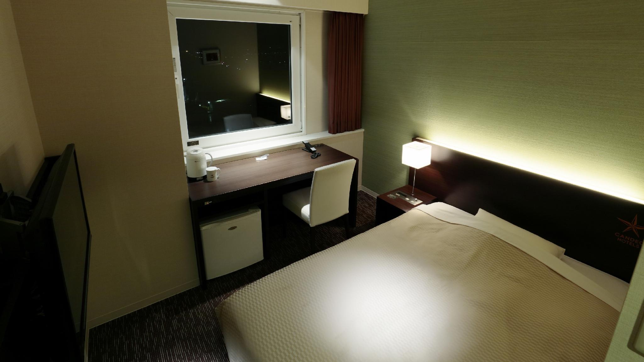 Compact, Double Bed, Smoking