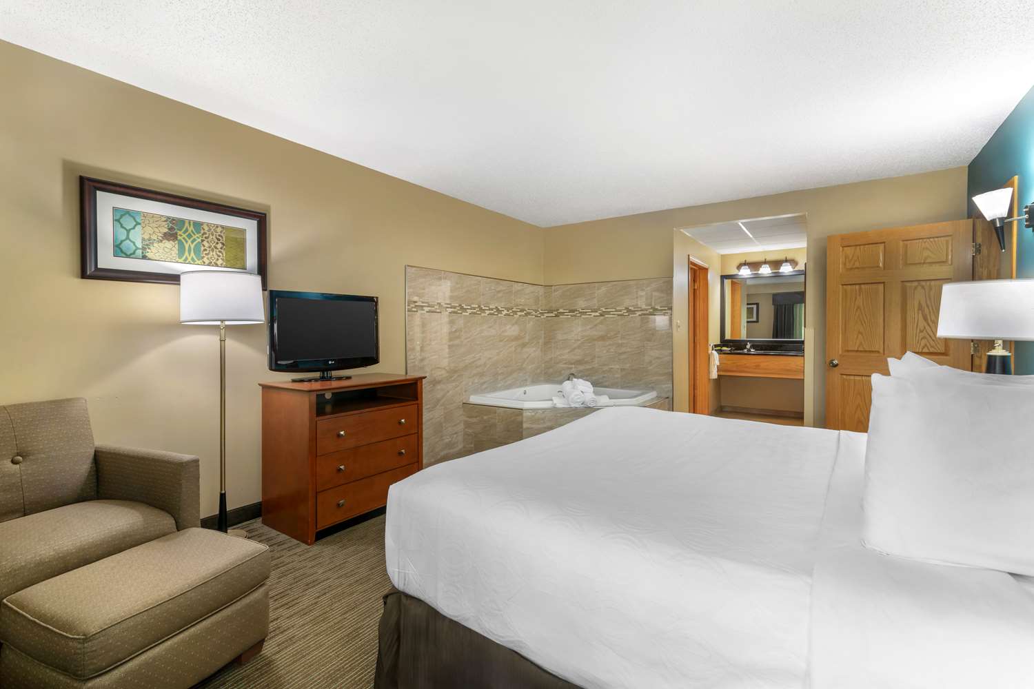 Best Western Plus Plattsburgh 18/47