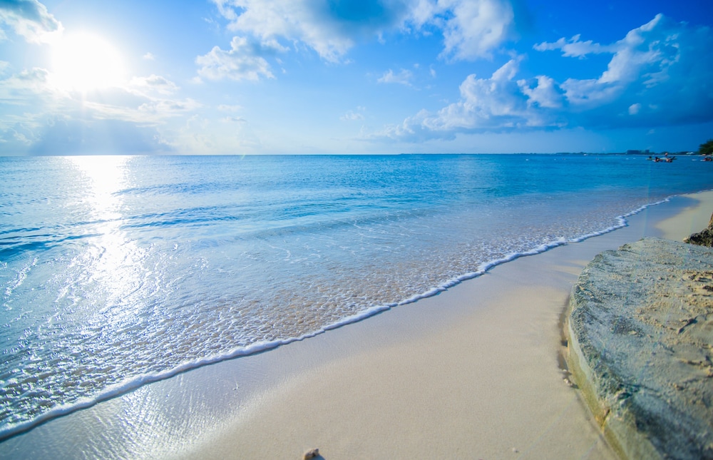 Seven Mile Beach Resort And Club 61/65