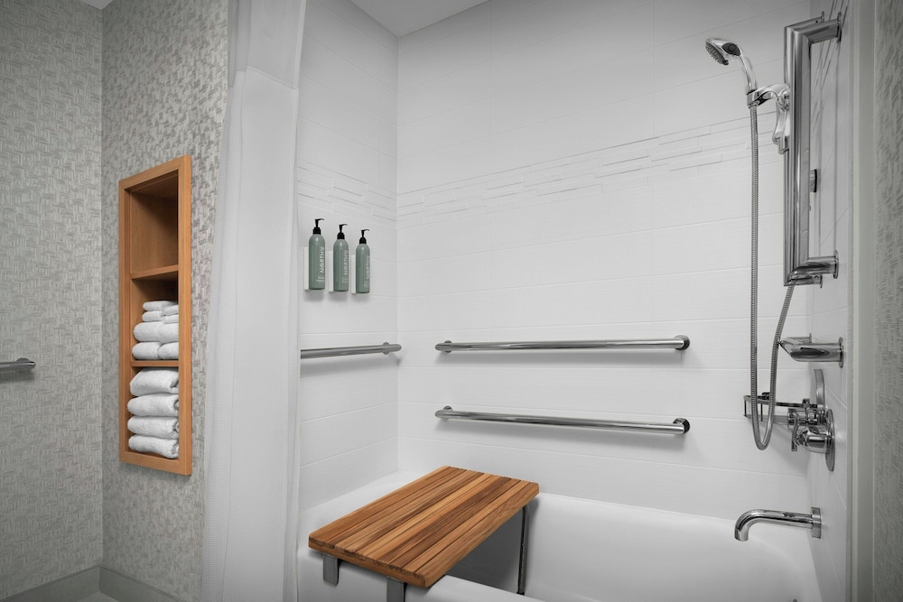Residence Inn by Marriott Seattle Northgate Station 38/39