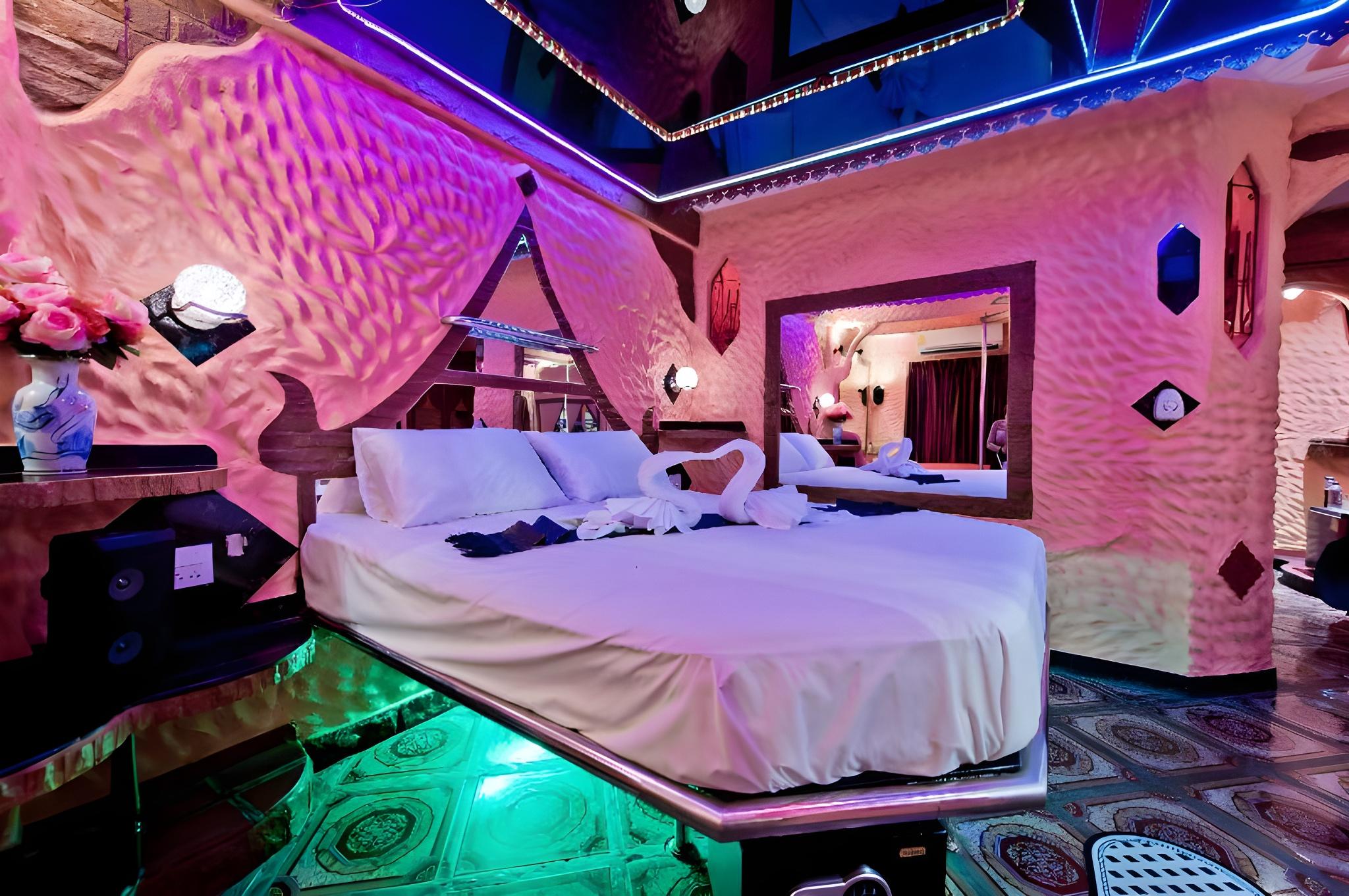 Penthouse Pattaya - Adults Only 9/35