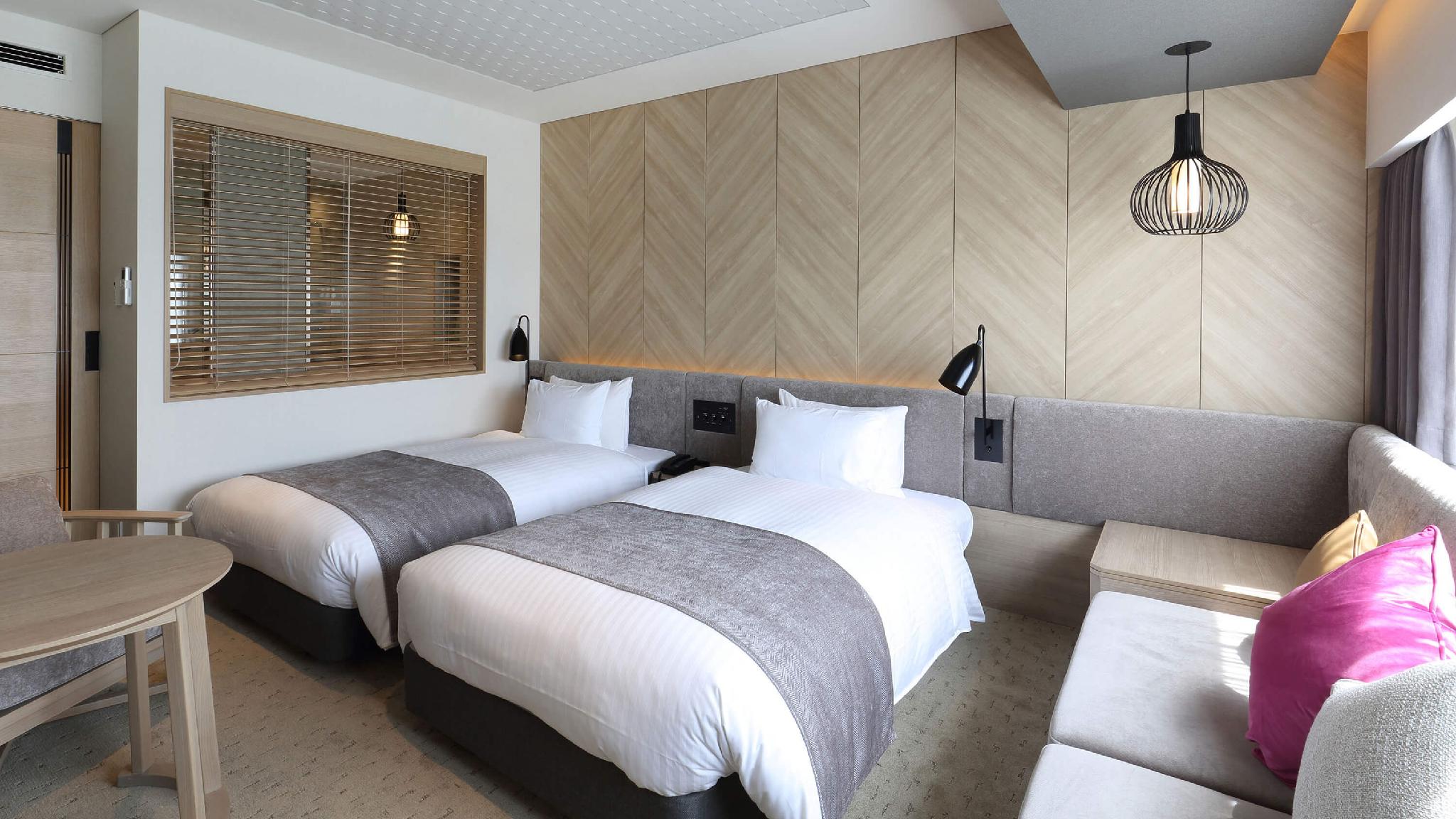Moderate, Twin Beds, Low Floor