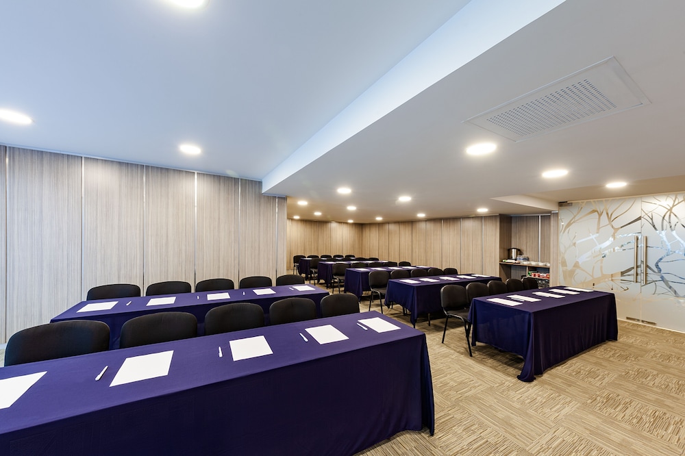 Suites del Angel 58/65