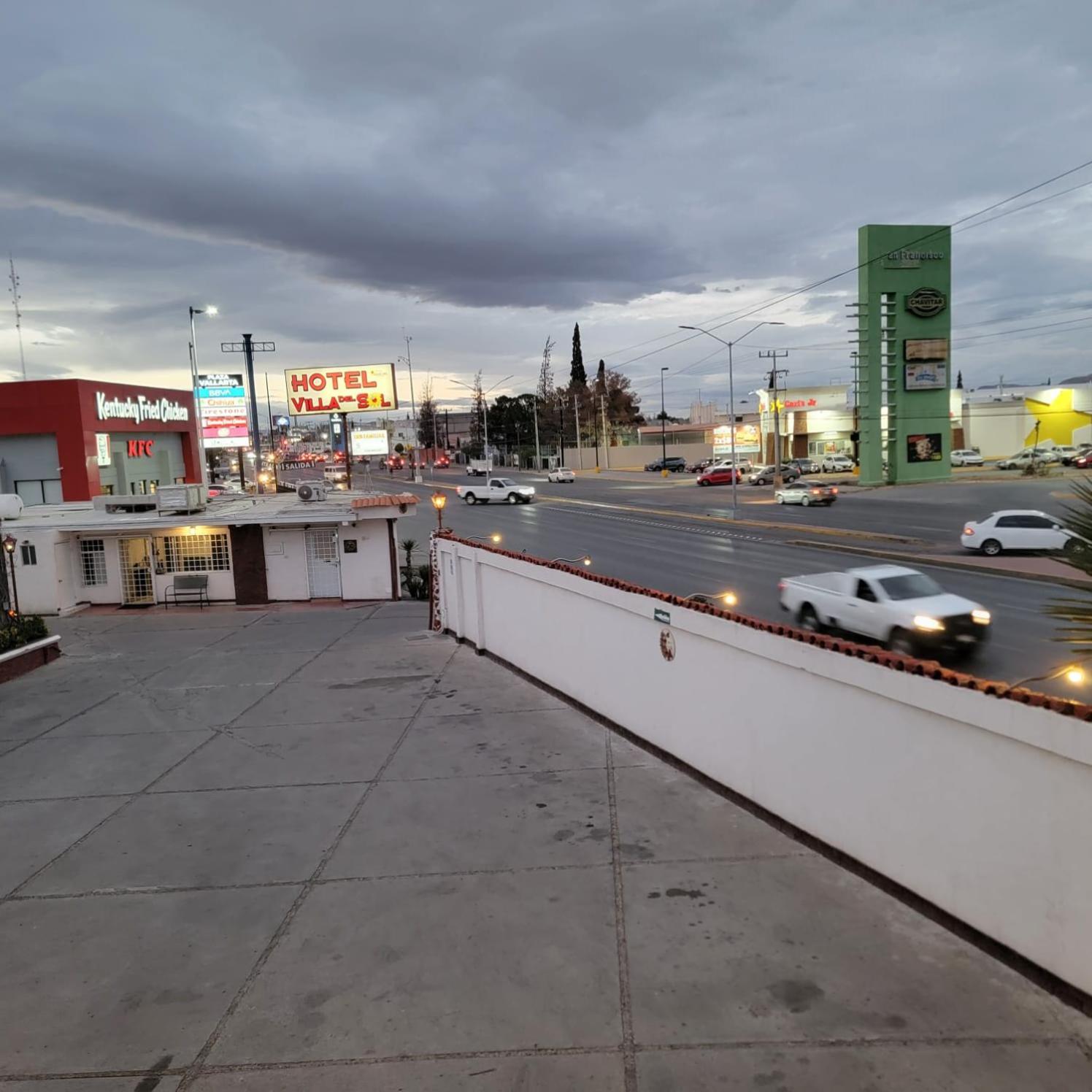Hotel Villa del Sol Chihuahua 28/35