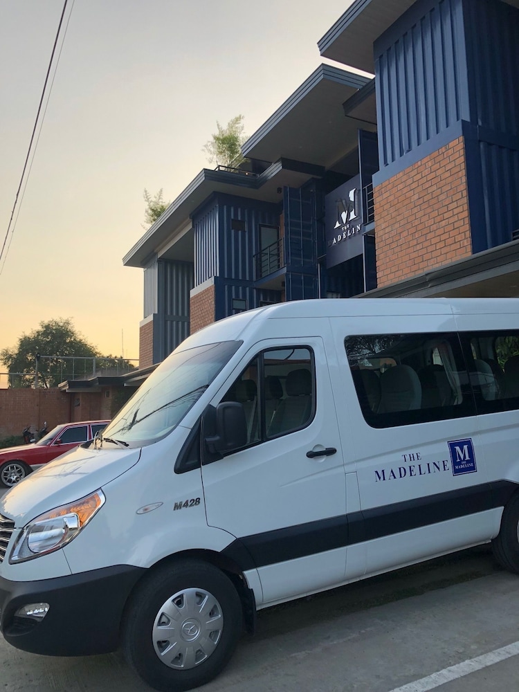 The Madeline Boutique Hotel & Suites 26/28