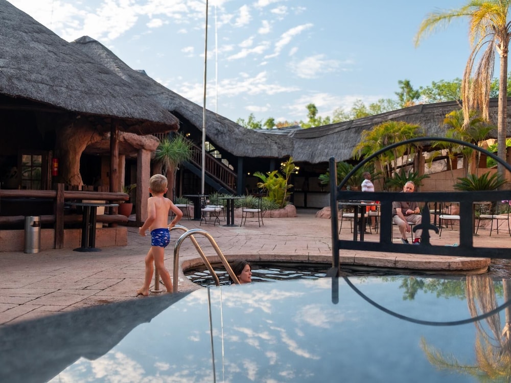 Zebra Country Lodge 22/50