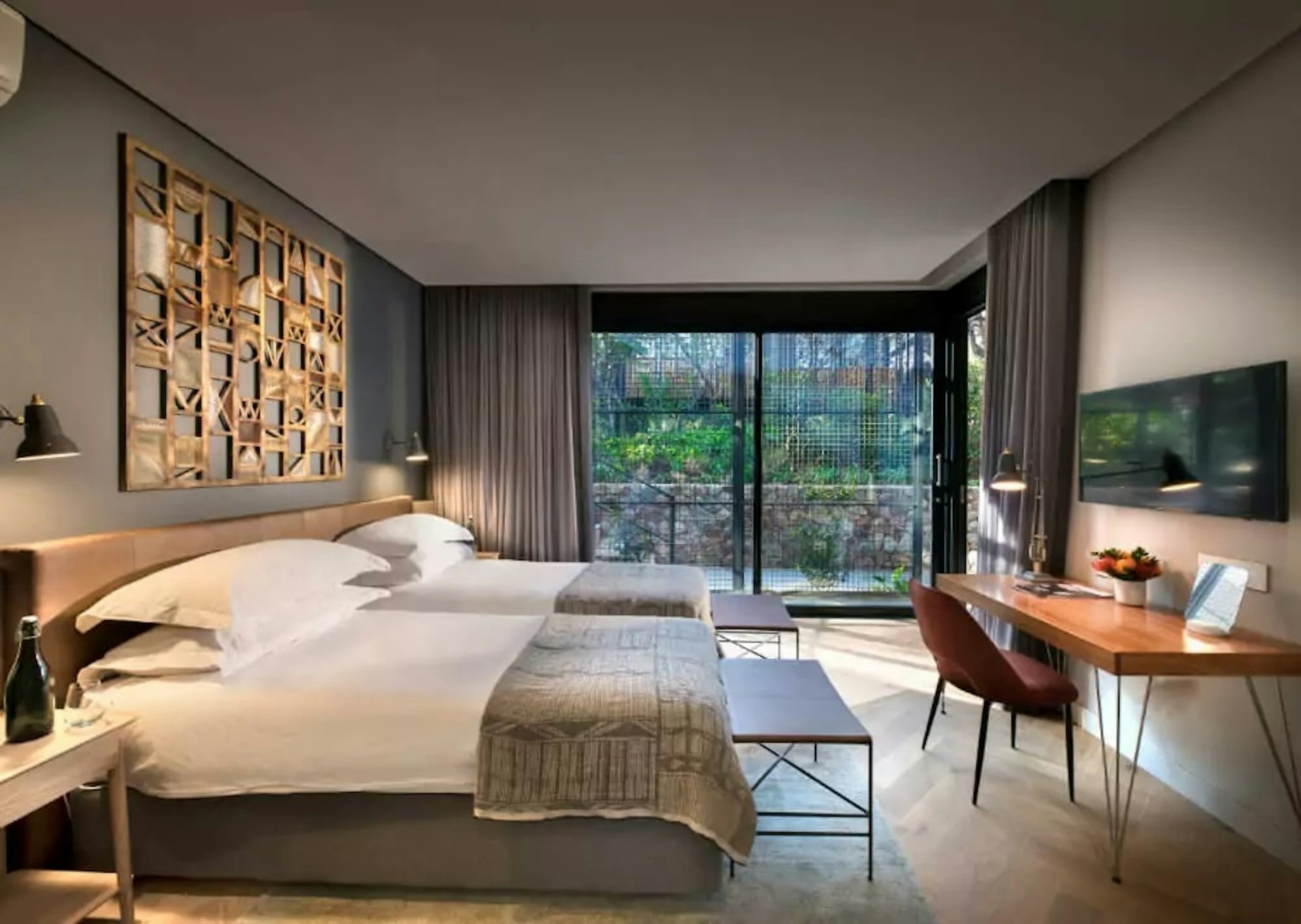 The Peech Hotel 11/56