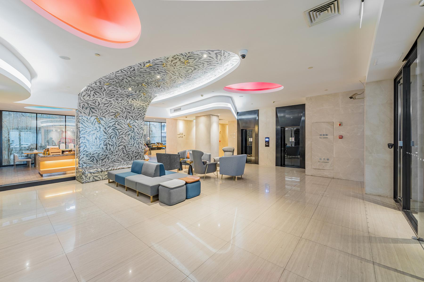 Orange Hotel Jing An 9/37