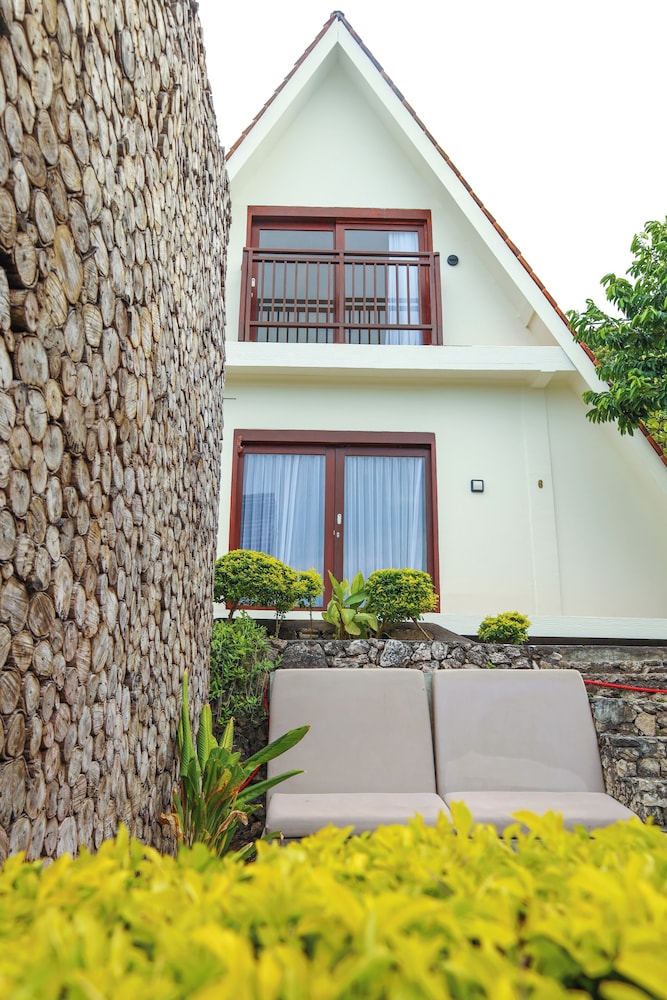 Kabeh Jati Garden Villa And Restaurant 40/50