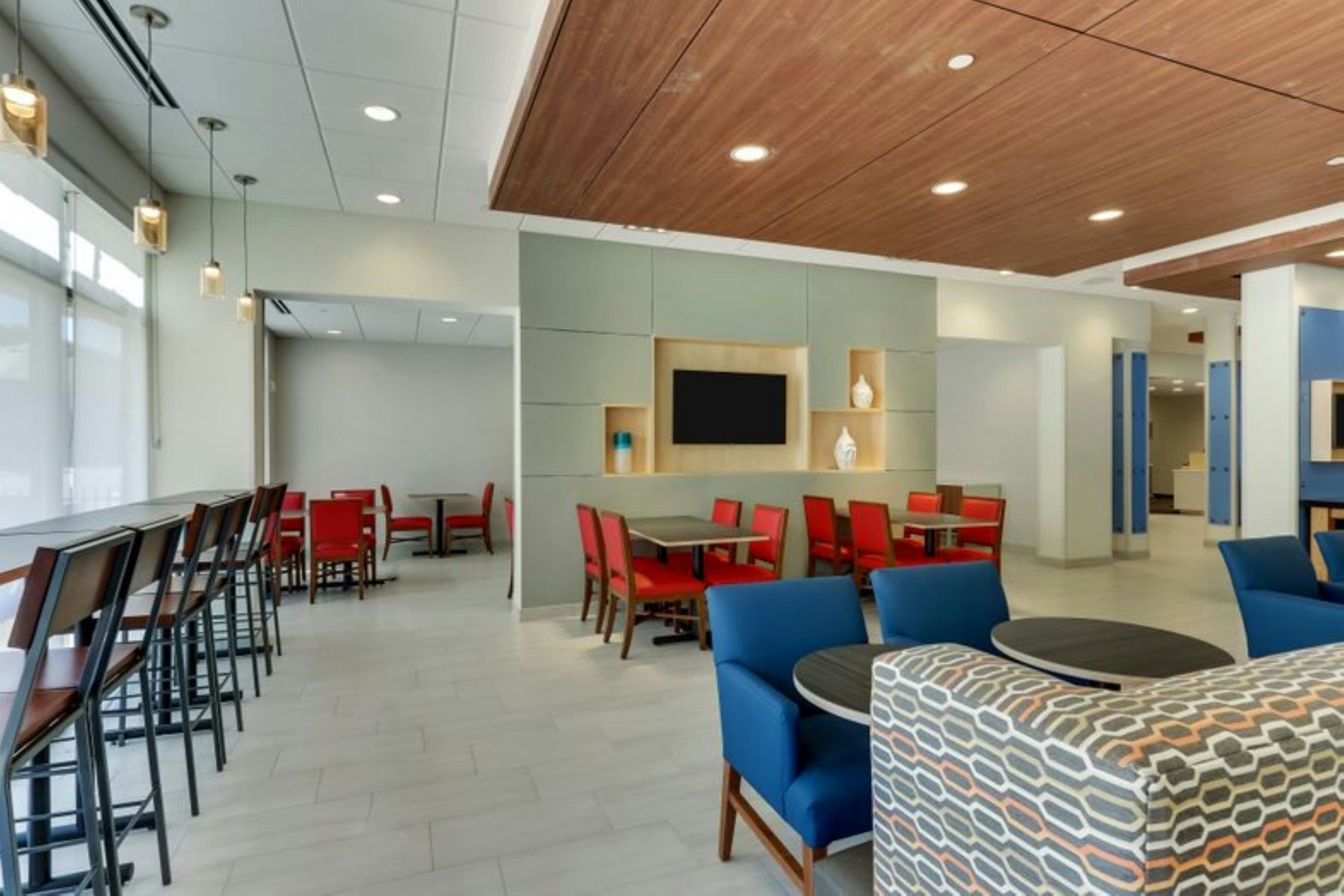 HOLIDAY INN EXPRESS AND SUITES WINSTON SALEM SW CLEMMONS 39/50