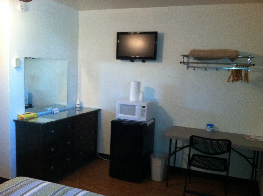Cadiz Motel by OYO on route 250 24/36