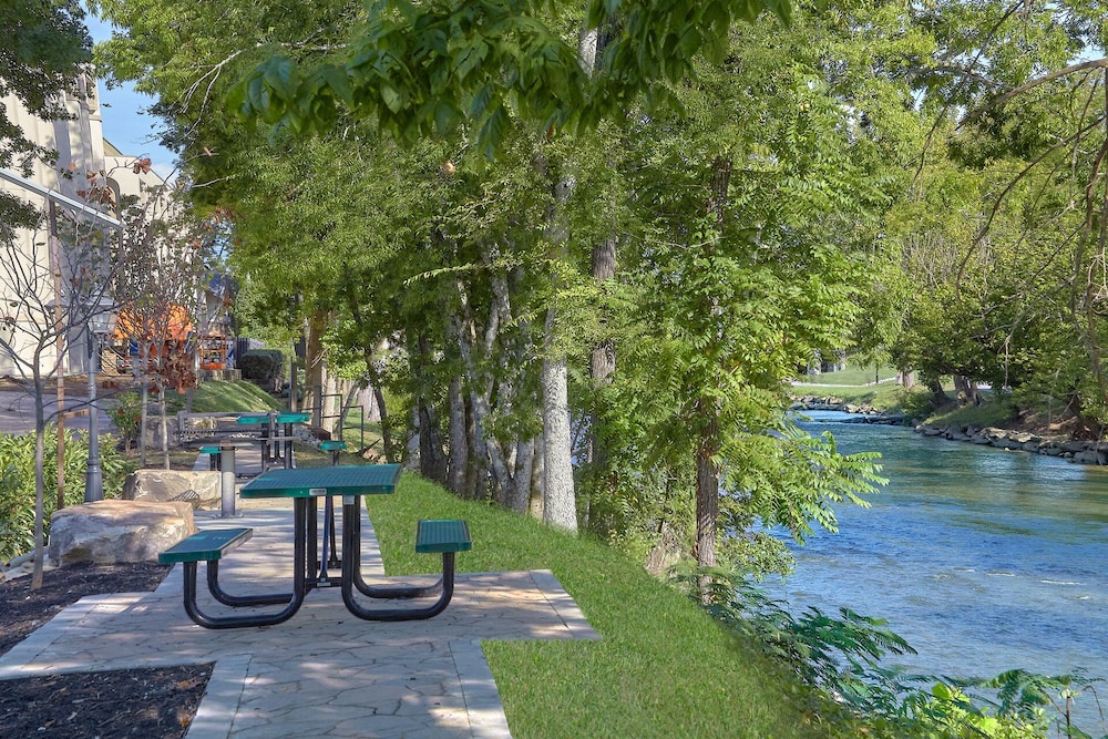 The Inn On the River 8/66