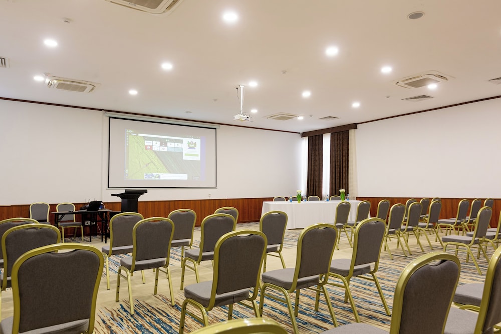 Sahid Zarafshon Hotel 38/50