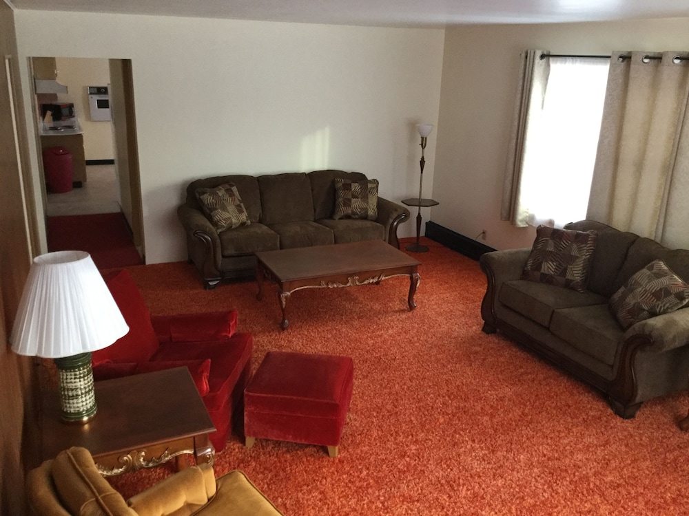 Cedars Motel 51/72