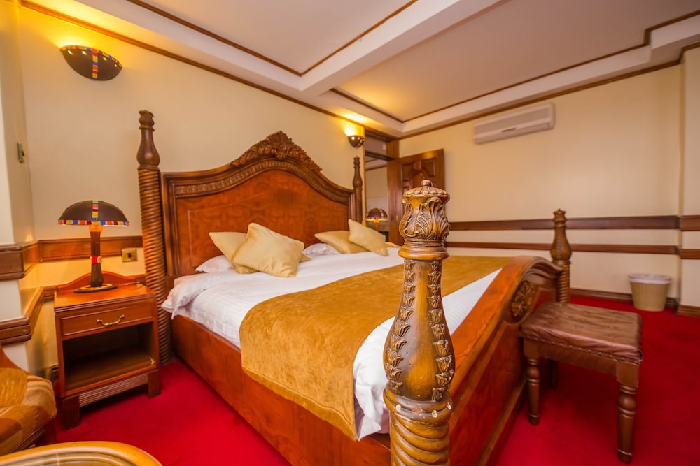 SUPERIOR, KING BED