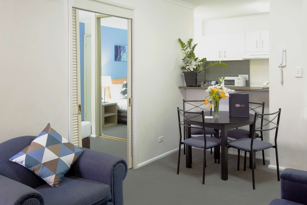 Metro Apartments on King Street 31/50