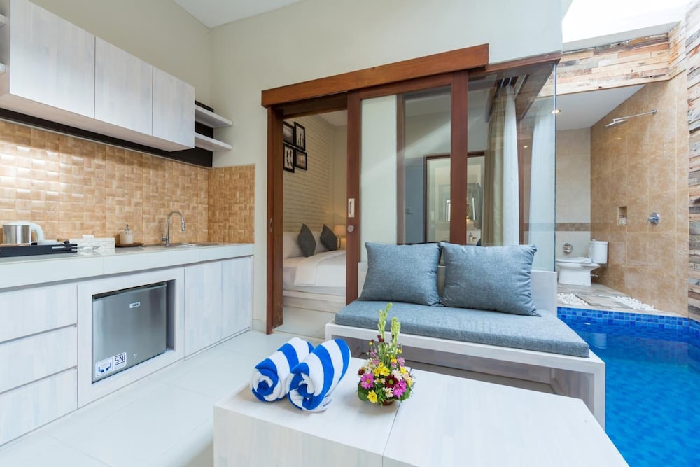 Paisa Seminyak Living 2/50