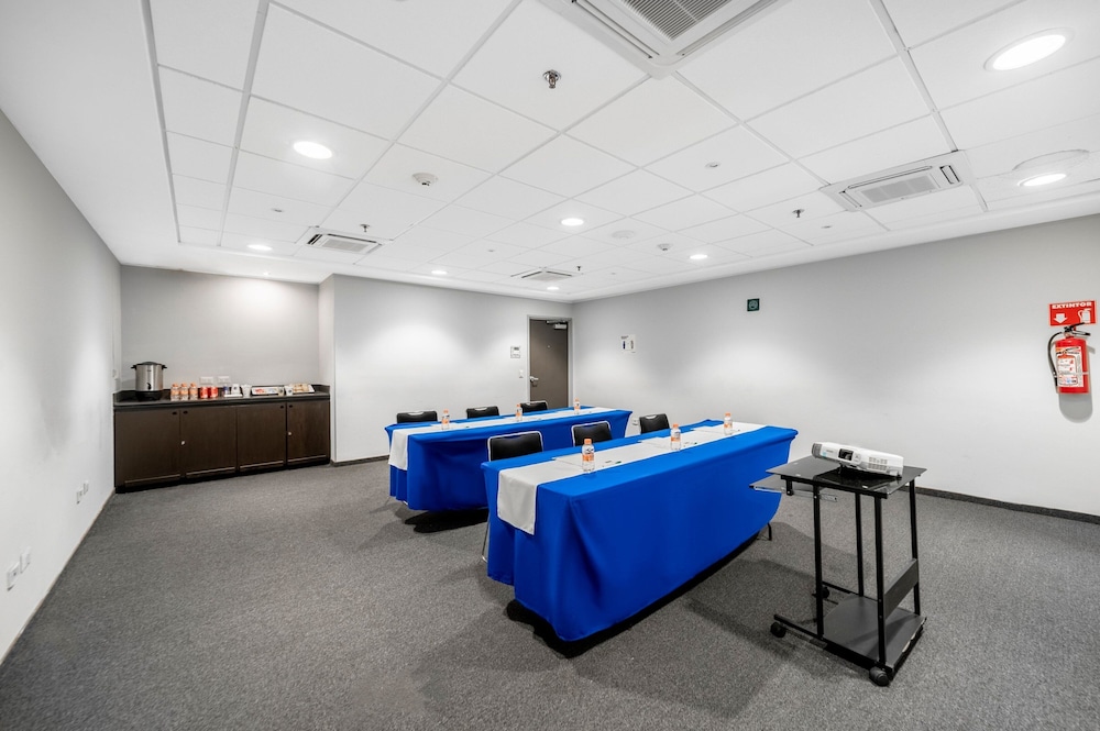 City Express Junior by Marriott Ciudad del Carmen 28/50
