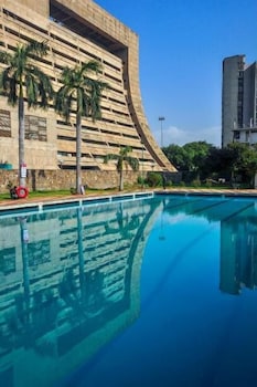 Ymca Tourist Hostel 42/43