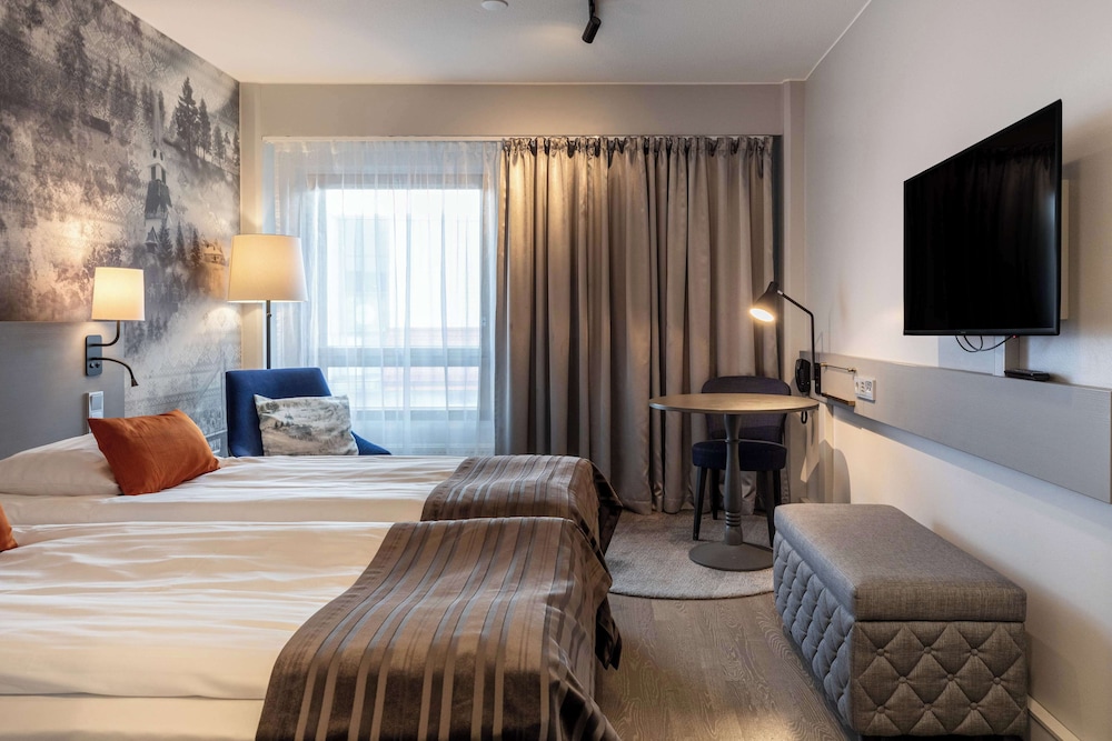 ROOM, TWIN BEDS
