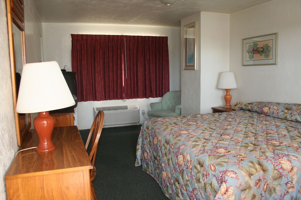 Driftwood Resort 13/70