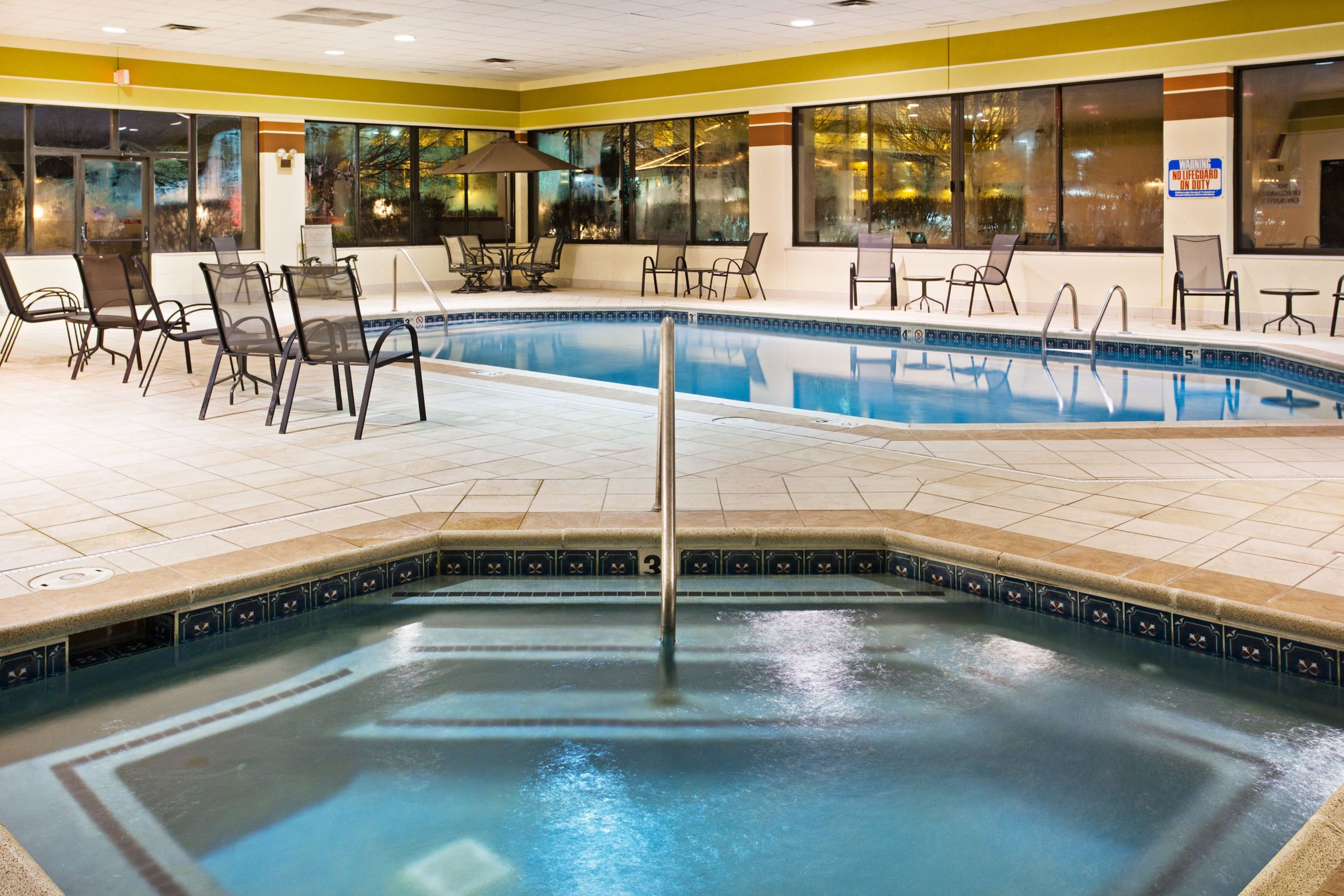 Holiday Inn Express Hotel and Suites Pigeon Forge/Near Dollywood 37/55