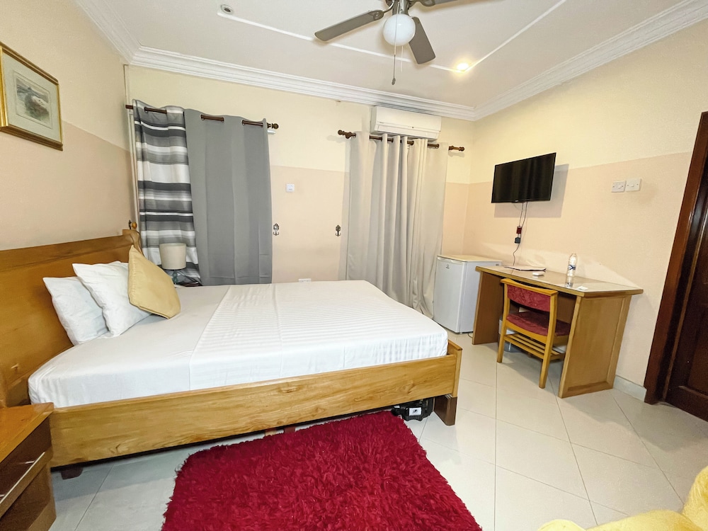 1 BEDROOM, STANDARD