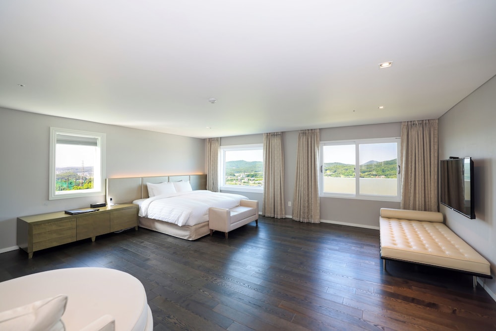 جناح بسرير كينج، La Vie Dor Hotel and Resort, Trademark Collection by Wyndham 6/9