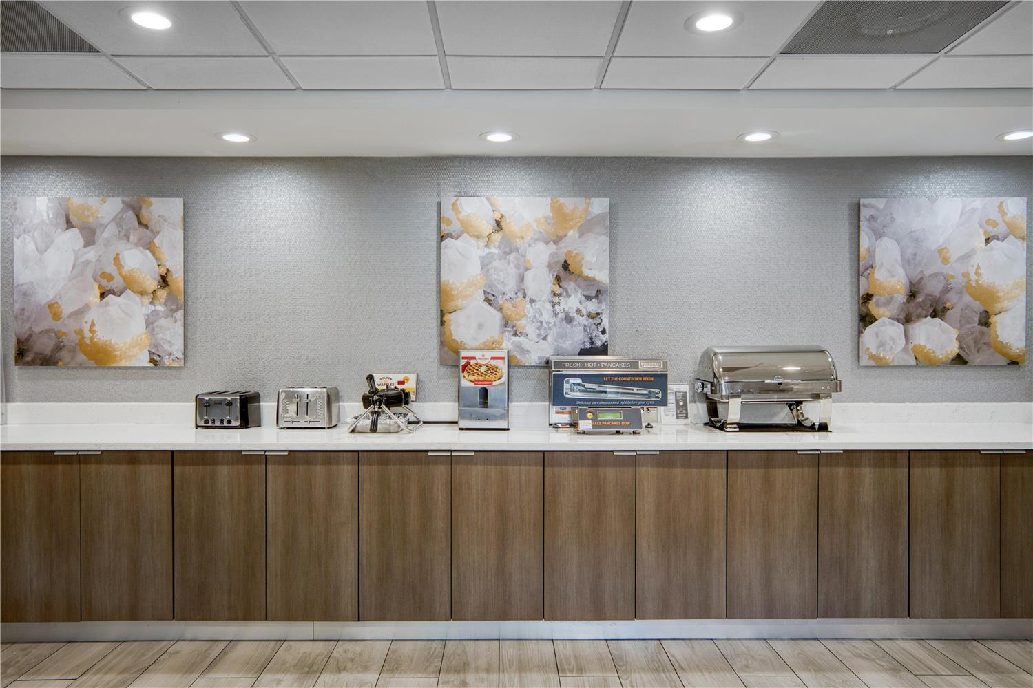 Surestay Plus Hotel By Best Western Chicago Lombard 6/36