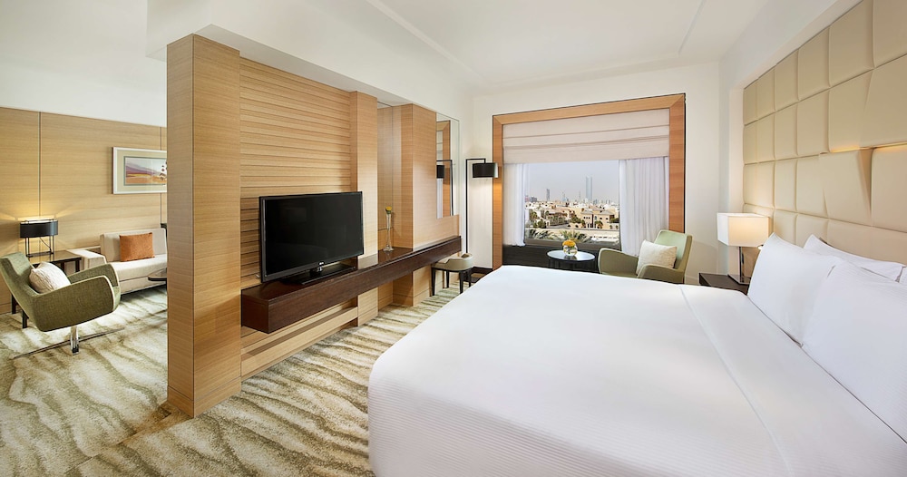 ROOM, TWIN BEDS, FRONT VIEW