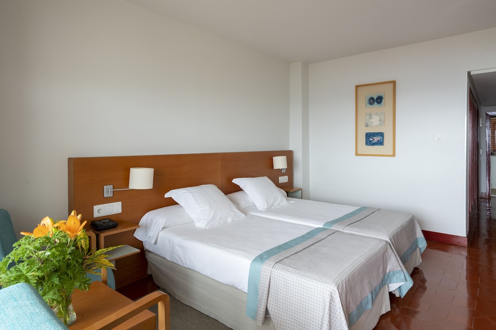 Parador De Nerja 12/50