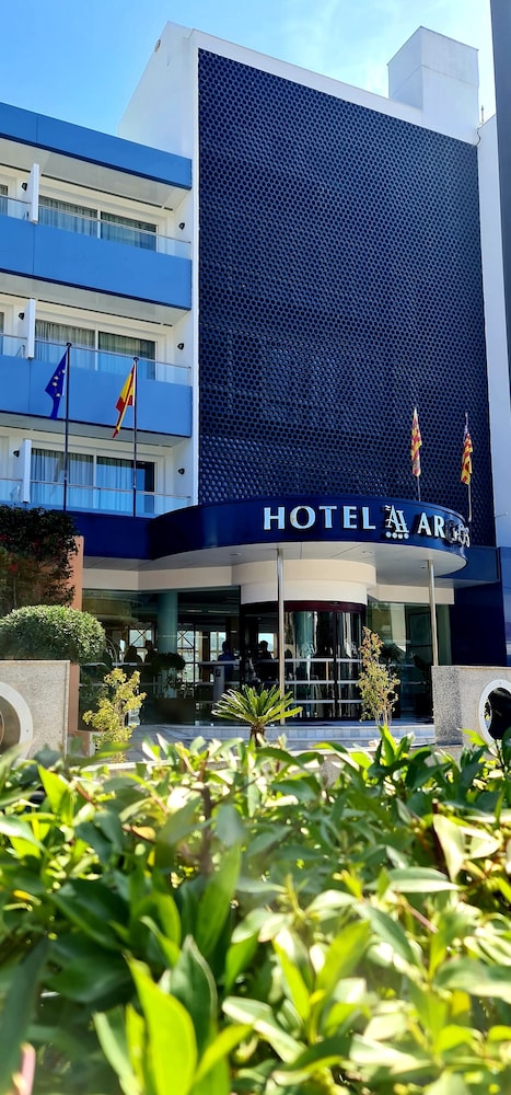 Argos Hotel 4/82