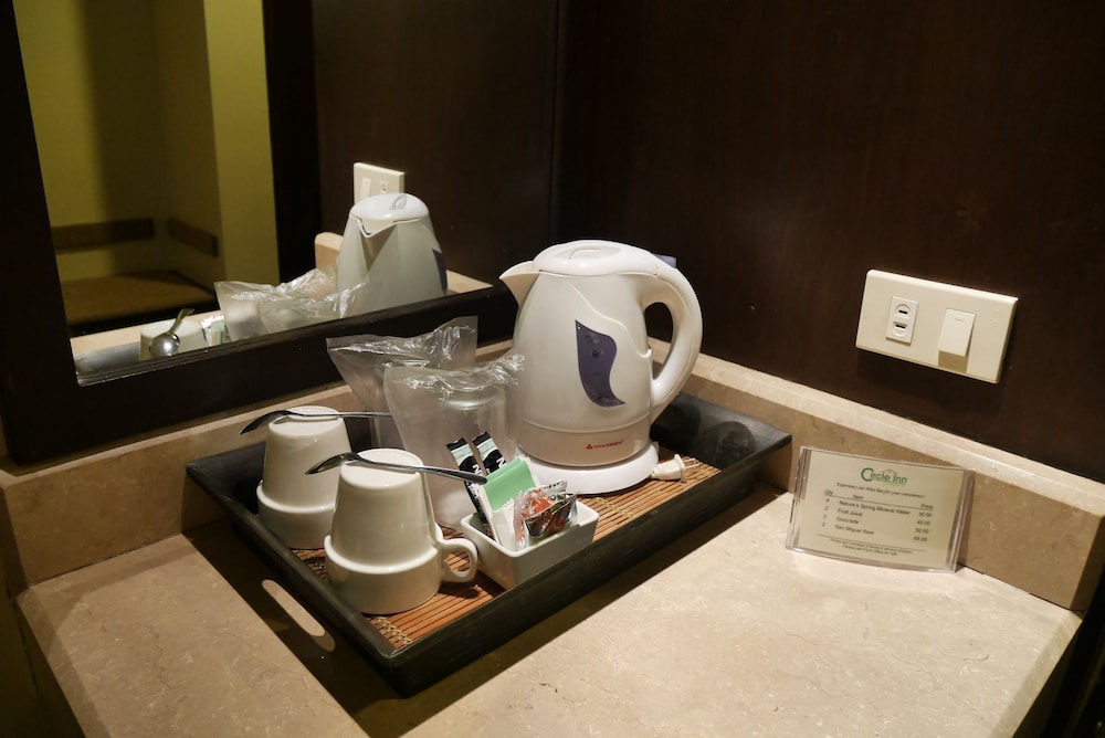 Circle Inn Hotel and Suites 33/63