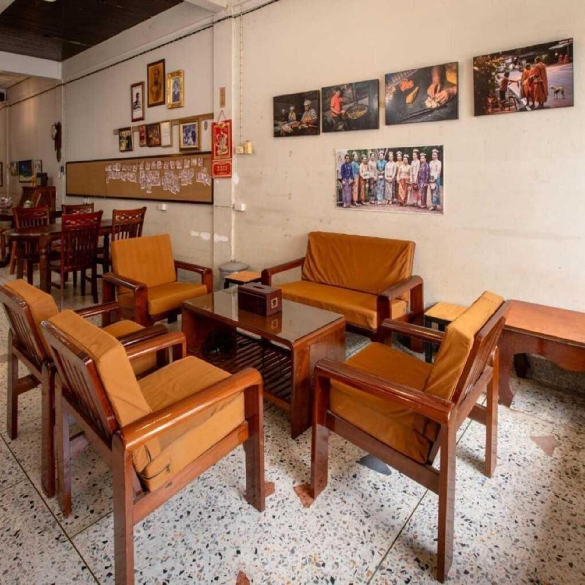 OYO 75469 Baan Kong Hostel 24/27