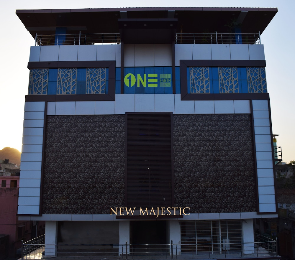 New Majestic By One Earth 1/31