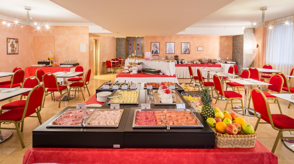 Best Western Cavalieri Della Corona Hotel 40/55