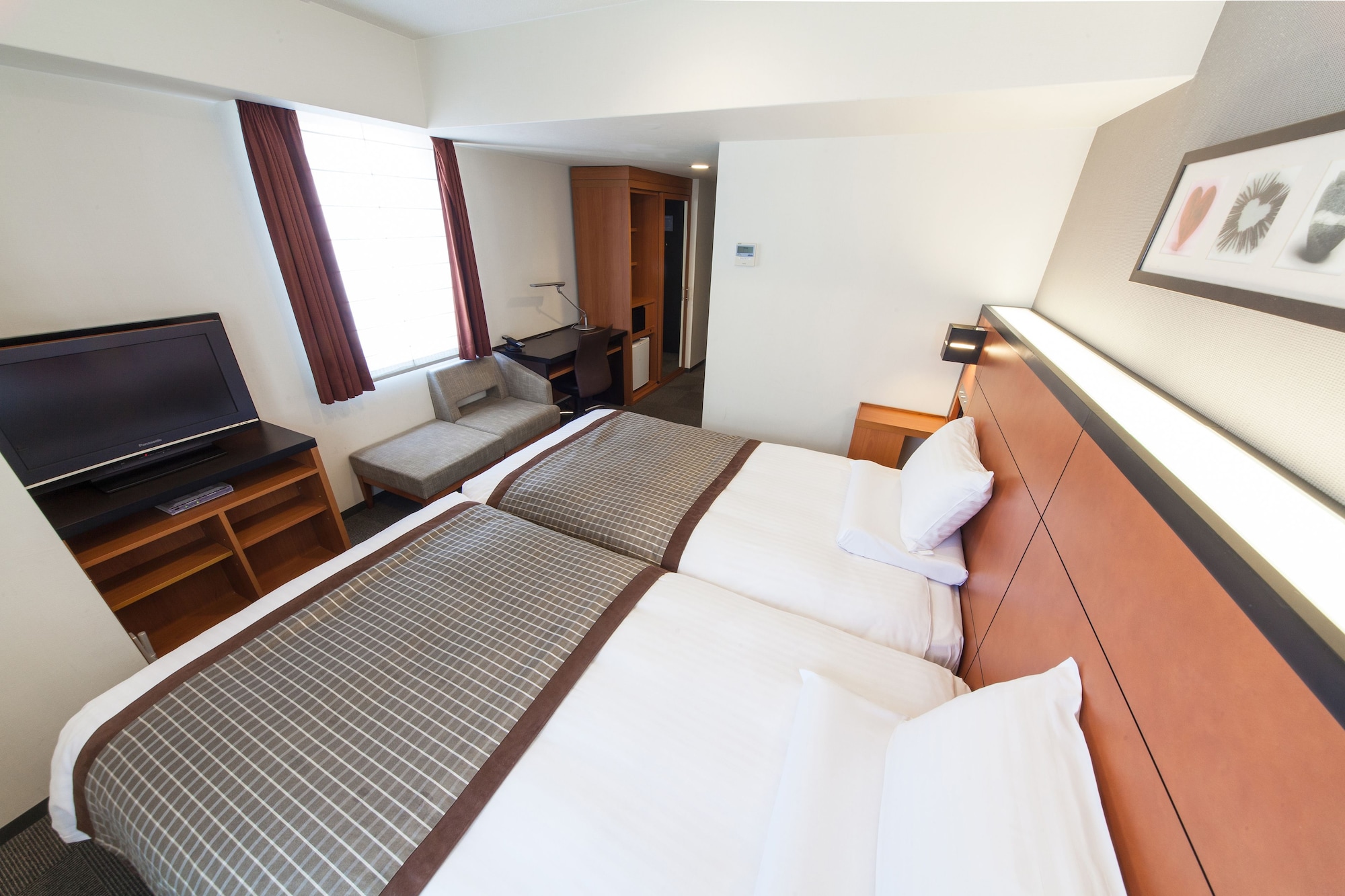 DELUXE, TWIN BEDS, SMOKING
