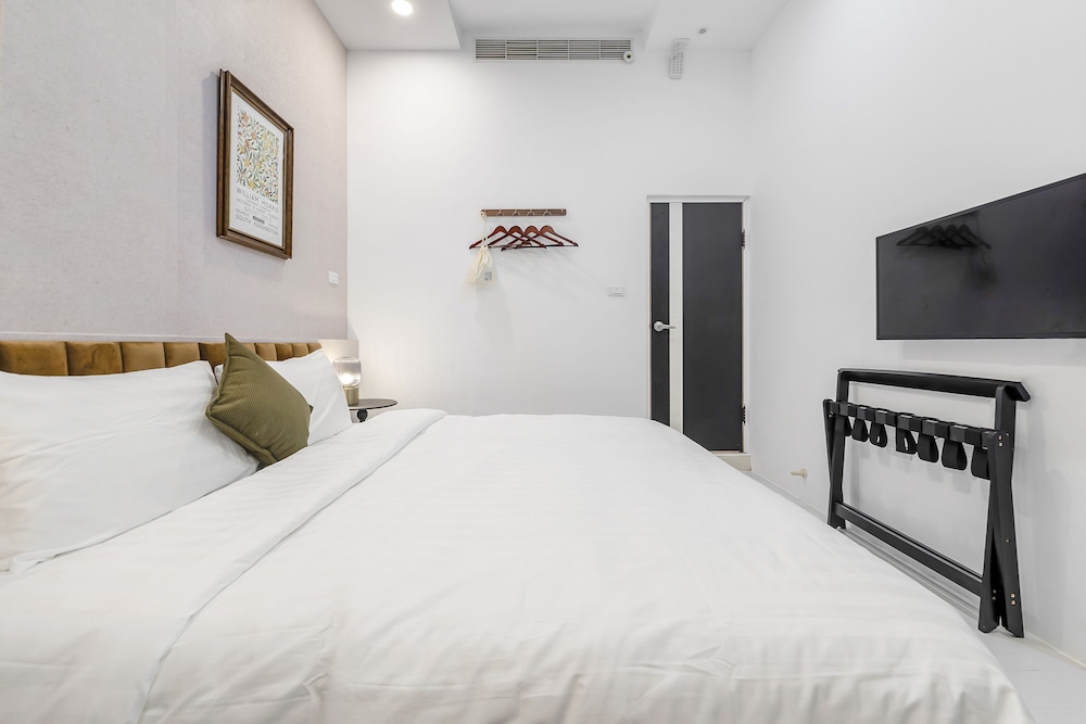 Standard, Double Bed, No Window